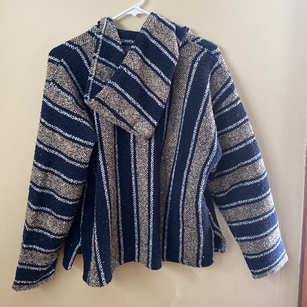 Poncho - Picture 3 of 3
